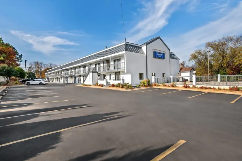 Budget Inn Charlotte - Image 1