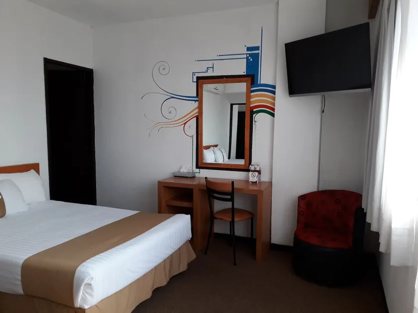 Hotel Napoles - Image 1