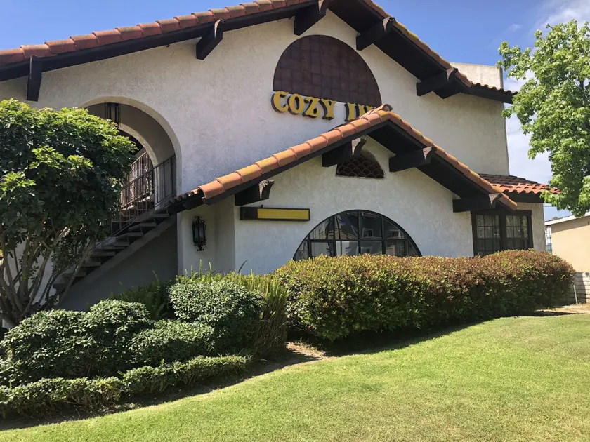 Cozy Inn - Image 1