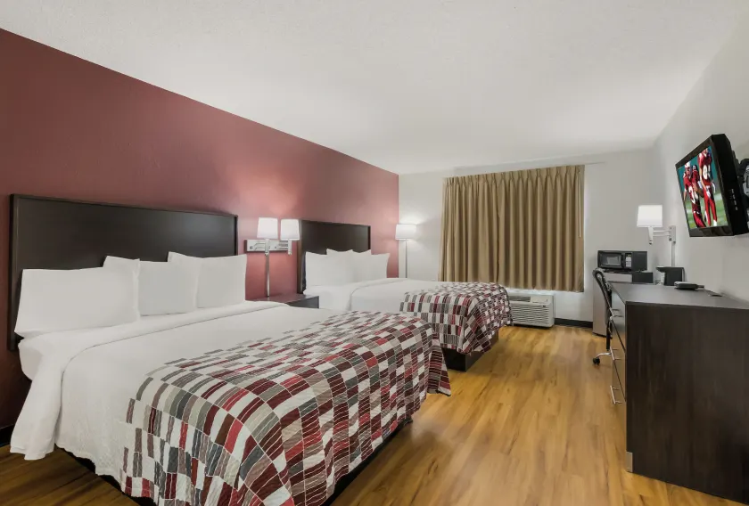 Red Roof Inn & Suites Knoxville East - Image 1