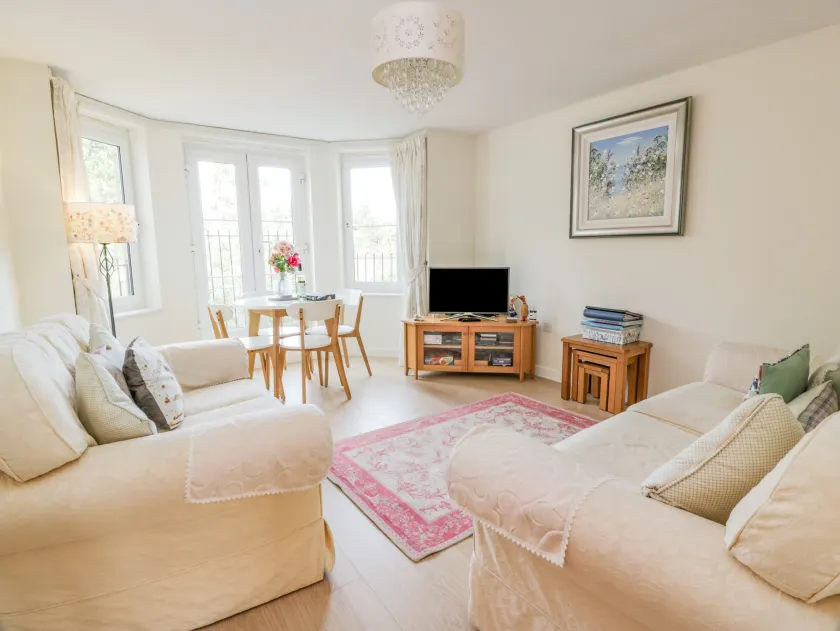 Tweed Apartment - Image 1
