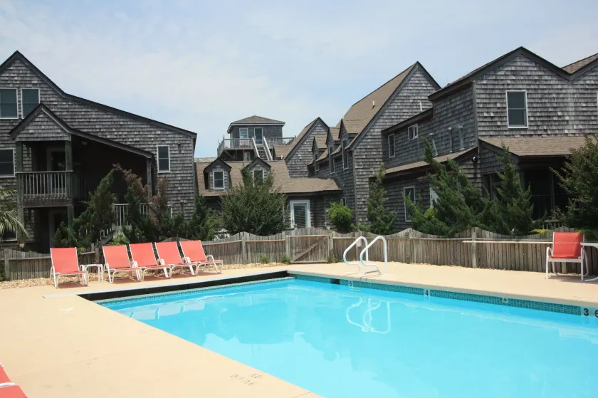 Courtyard Villas on Silver Lake Harbor - Image 1