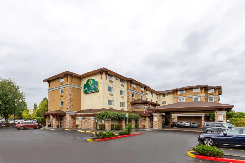 La Quinta by Wyndham Vancouver - Image 1