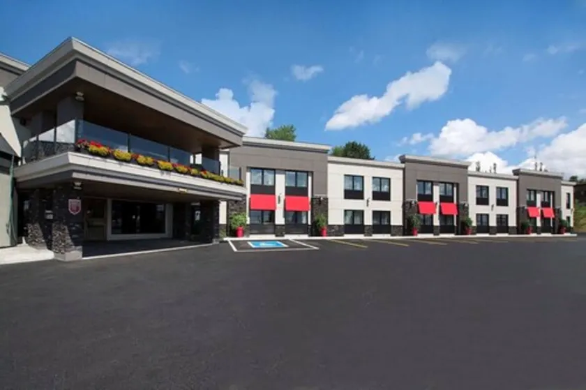 Comfort Inn - Image 1