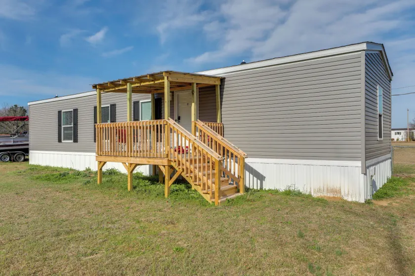 2 Mi to Lake Marion! Pet-friendly Home w/ Yard - Image 1