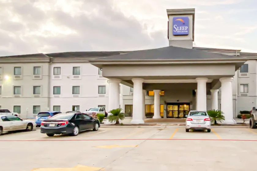 Sleep Inn & Suites Pearland - Houston South - Image 1