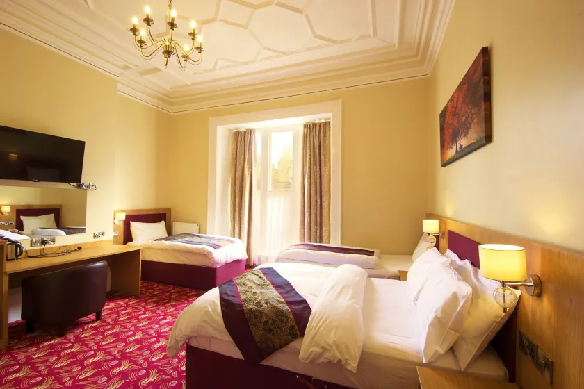 Edgerton Hotel - Image 1