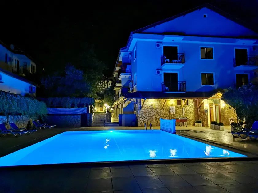 Star Hotel - Image 1