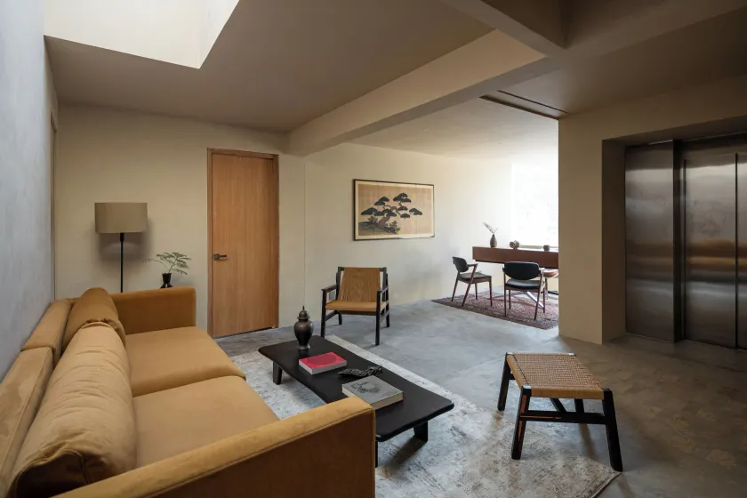 Hotel Oculto - Image 1
