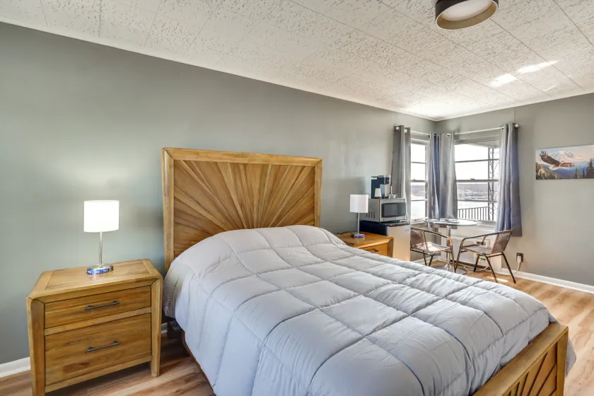 Unit 3: Main Channel View! Studio By Bagnell Dam - Image 1