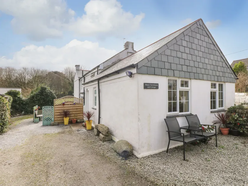 Manor Farmhouse Cottage - Image 1