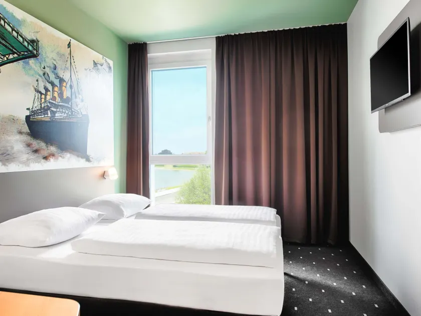 B&B Hotel Wilhelmshaven - Image 1