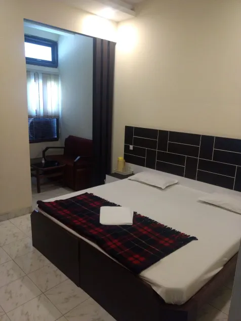 Hotel New Sunder - Image 1