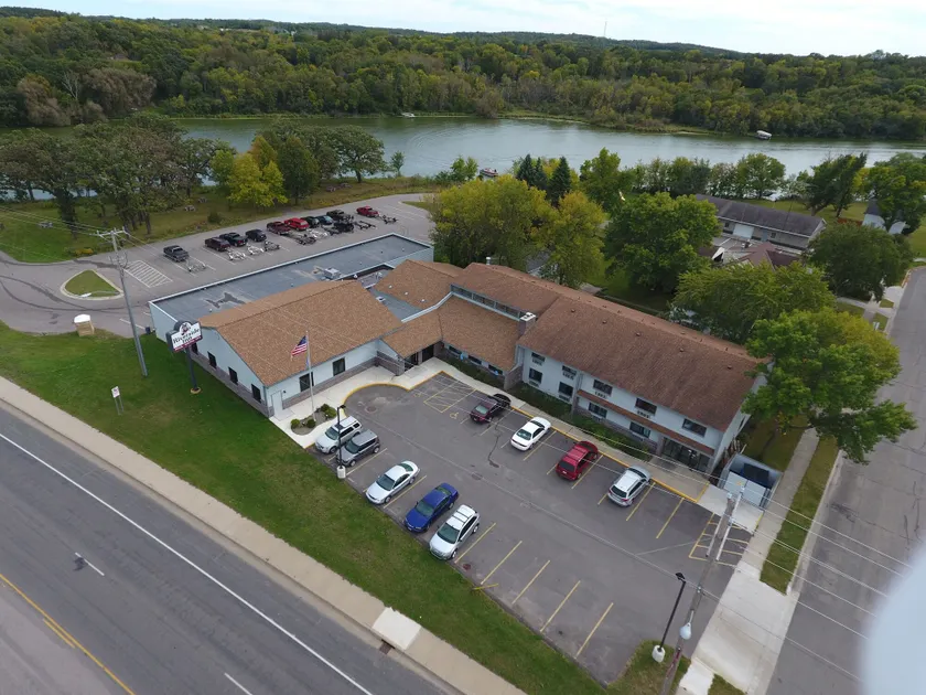 Riverside Inn - Image 1