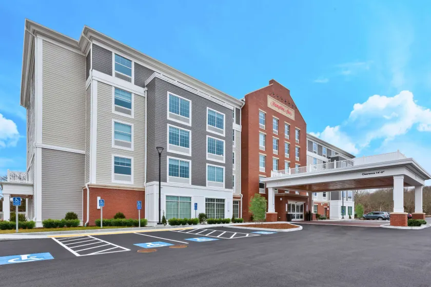 Hampton Inn Cape Cod Canal - Image 1