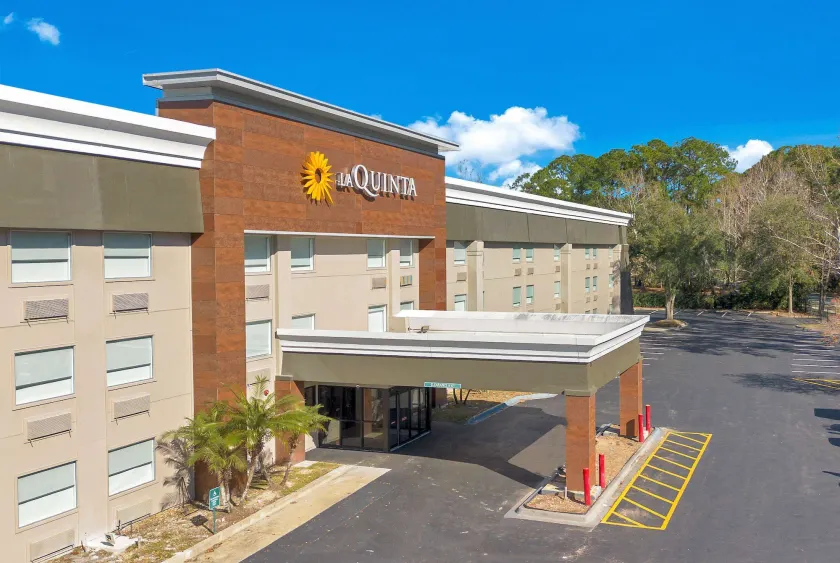 La Quinta Inn & Suites by Wyndham Jacksonville Mandarin - Image 1