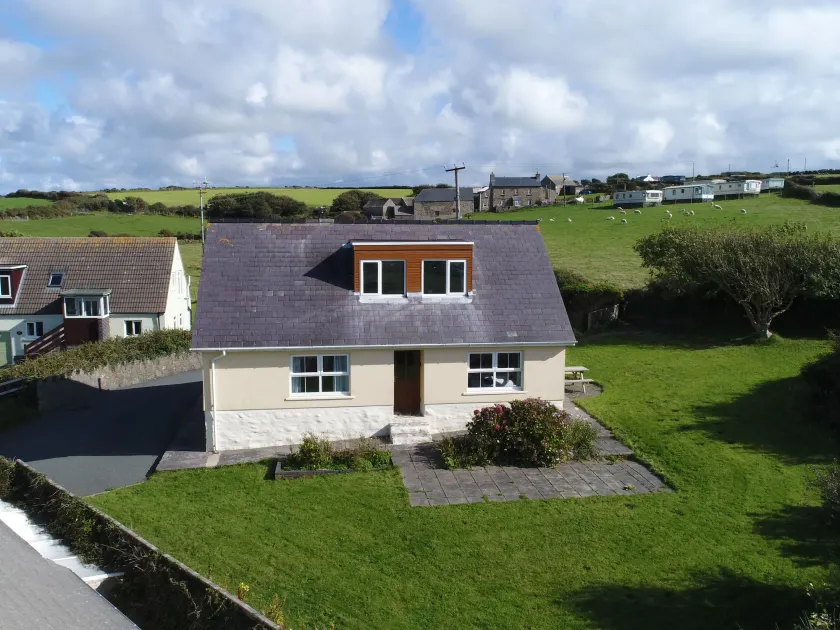 Bramble Cottage - Image 1
