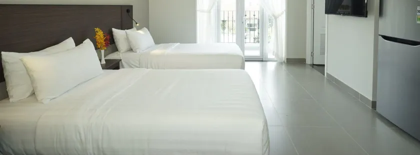 Parkhill Hotel & Apartment - Image 1