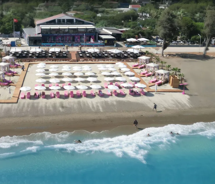 Vice City Beach Resort Otel - Image 1