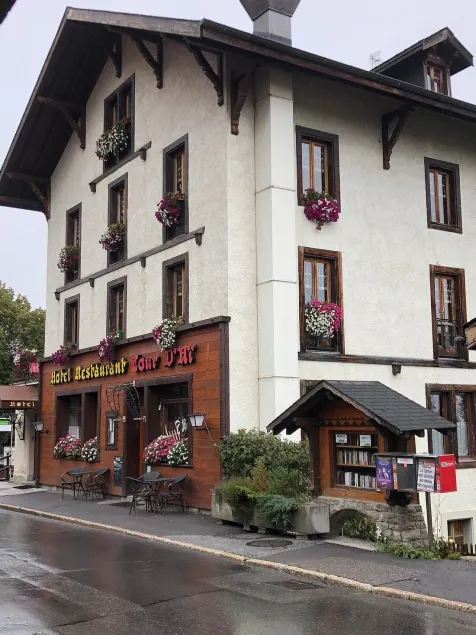 Hotel La Tour d'Aï - Image 1