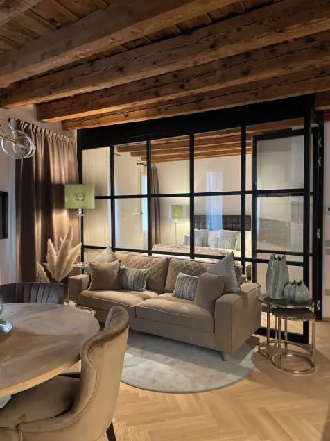 ELEGANCE ROOM - Aparta & Suite - Automatized Apartment - Image 1