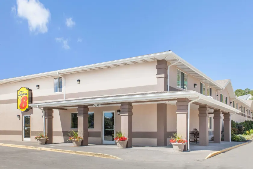 Super 8 by Wyndham Richlands/Claypool Hill Area - Image 1