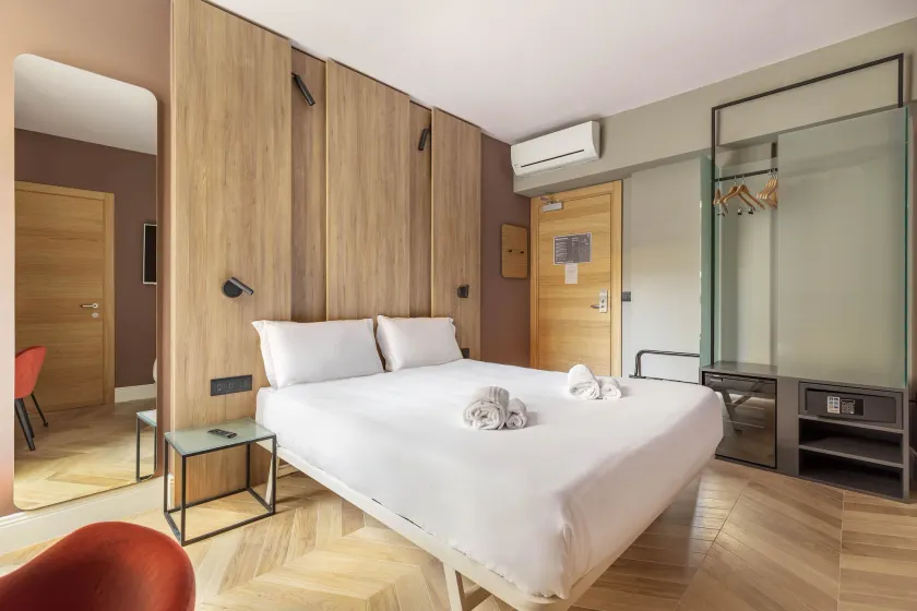 B&B Hotel Genova City Center - Image 1