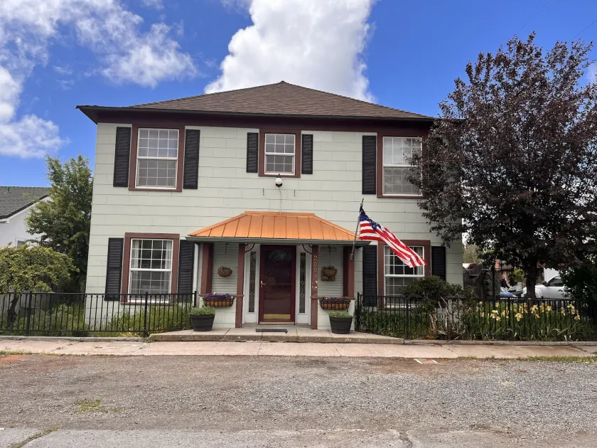 Butte Valley Bed and Breakfast - Image 1