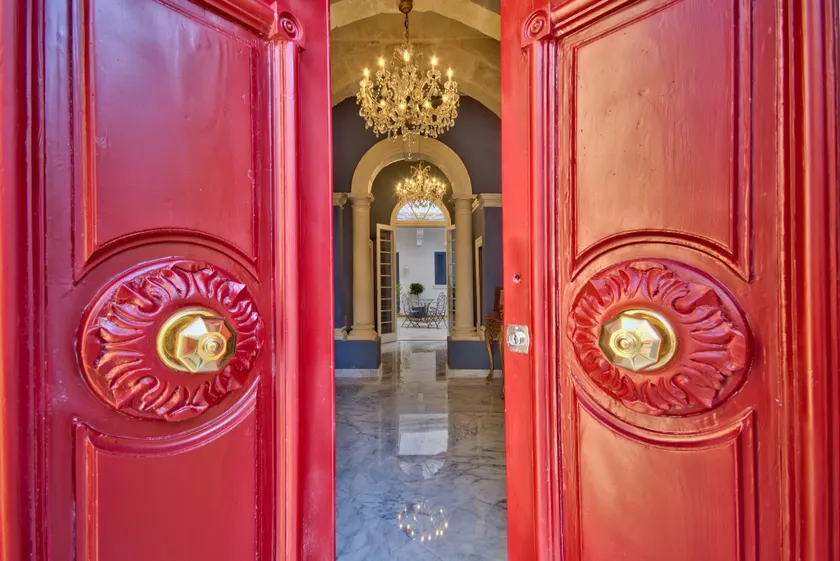Julina Boutique Living - Image 1