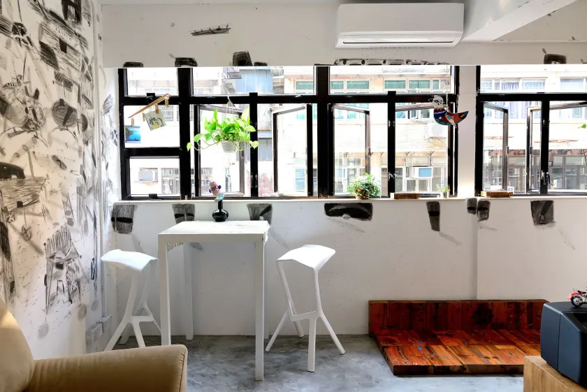 Hop Inn - Image 1