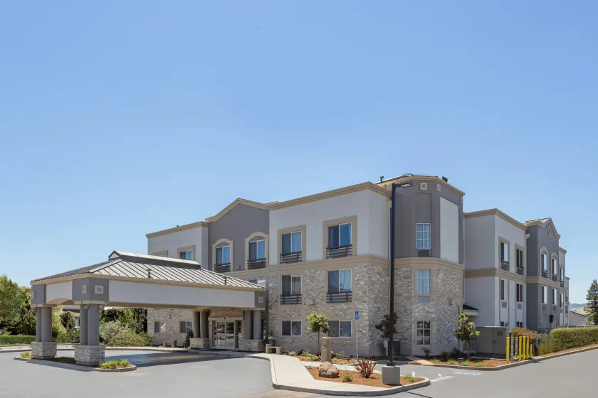 Holiday Inn Express Hotel & Suites San Jose-Morgan Hill by IHG - Image 1
