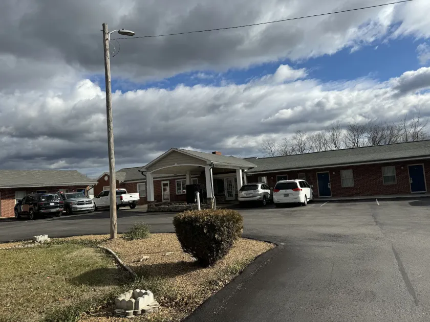 Budget Inn Danville - Image 1