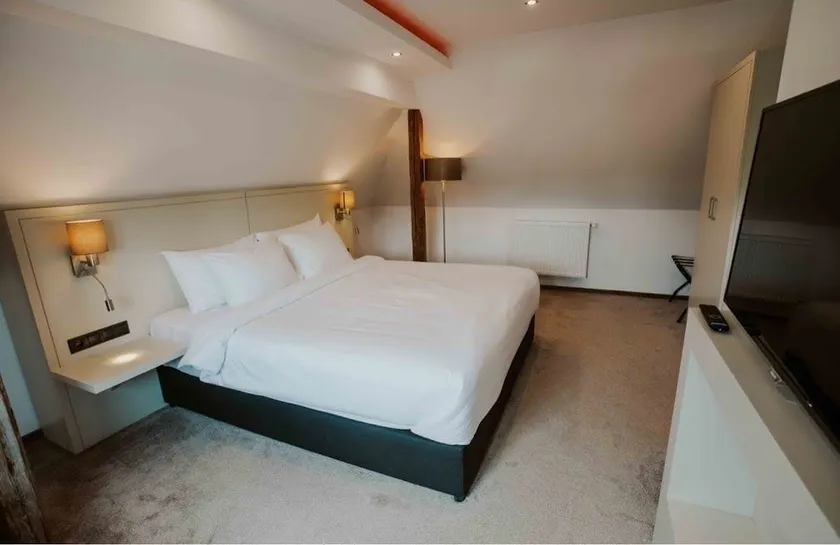 Republique - Room