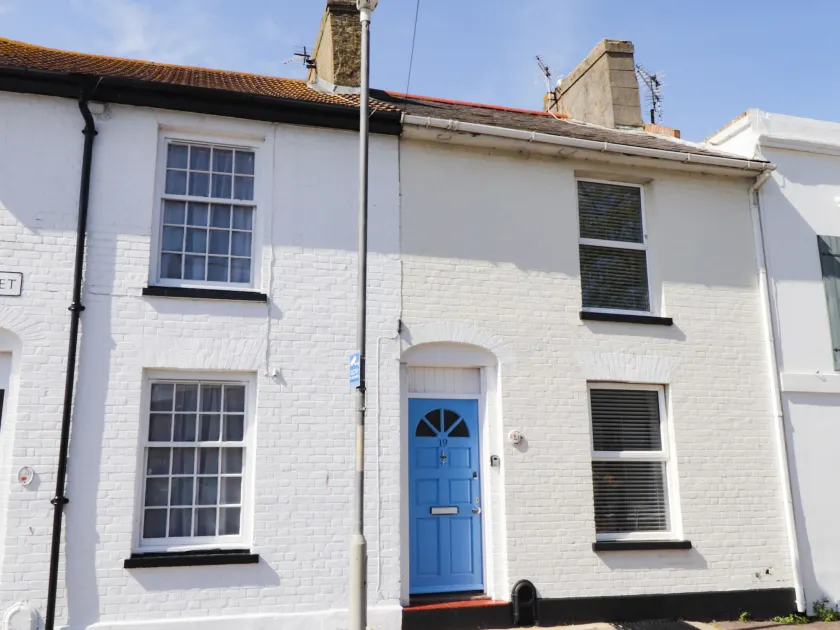 Poppy Cottage - Image 1