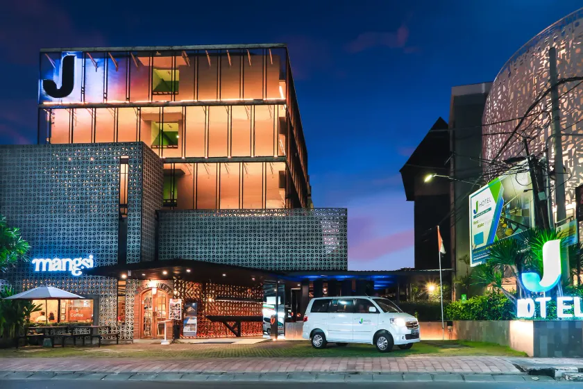 J Hotel Kuta - Image 1