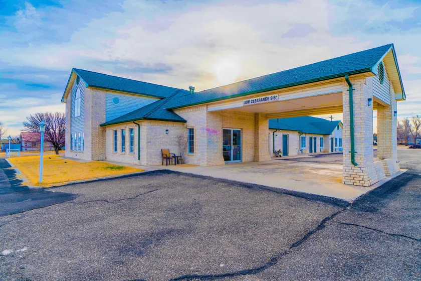 HomeTown Inn By OYO Texhoma, OK - Image 1