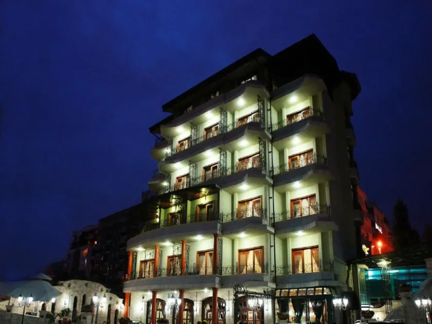 Dinasty Hotel - Image 1