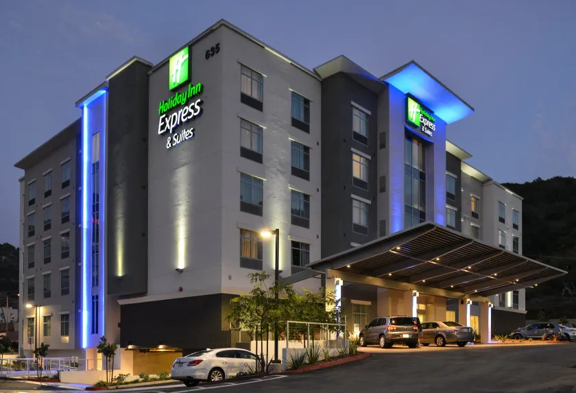 Holiday Inn Express & Suites San Diego - Mission Valley by IHG - Image 1