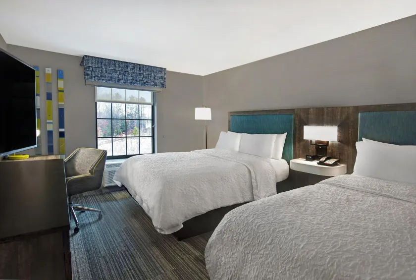 Hampton Inn Westfield - Image 1