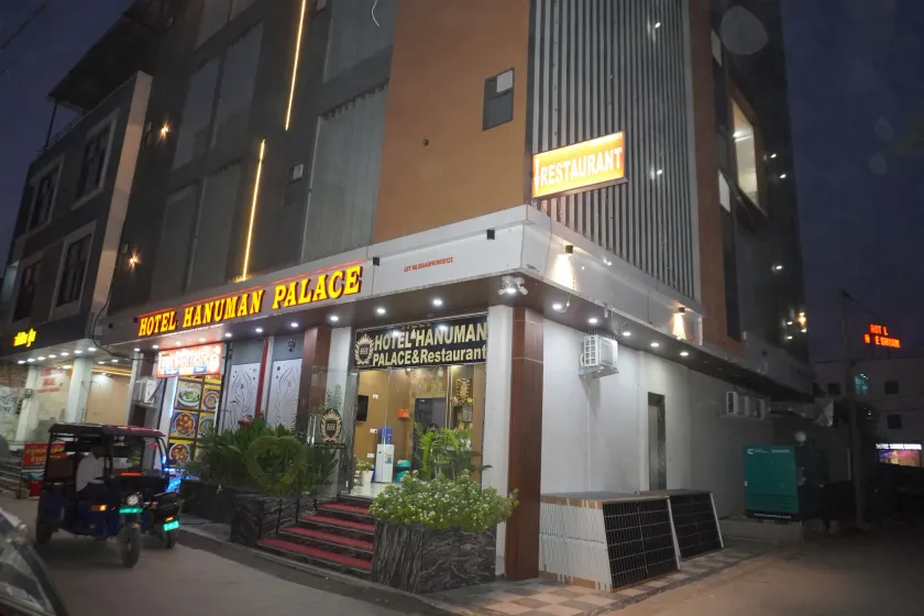 Hotel Hanuman Palace-450 meter Khatu Shayam Ji Temple - Entrada interior