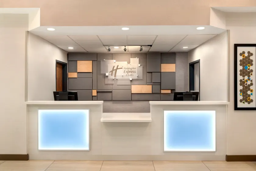 Holiday Inn Express & Suites Pembroke Pines-Sheridan St by IHG - Check-in/check-out kiosk