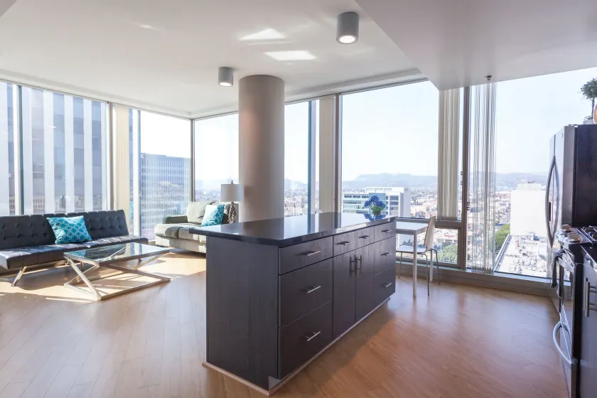 Tripbz Vermont Apartments - Image 1