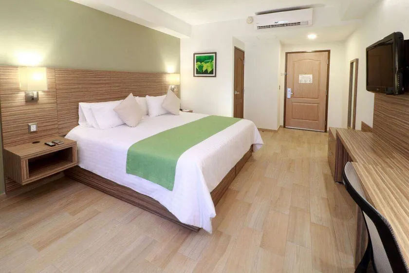 Wyndham Garden Monterrey Valle Real - Image 1