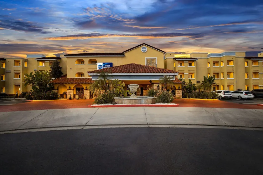 Best Western Moreno Hotel & Suites - Image 1
