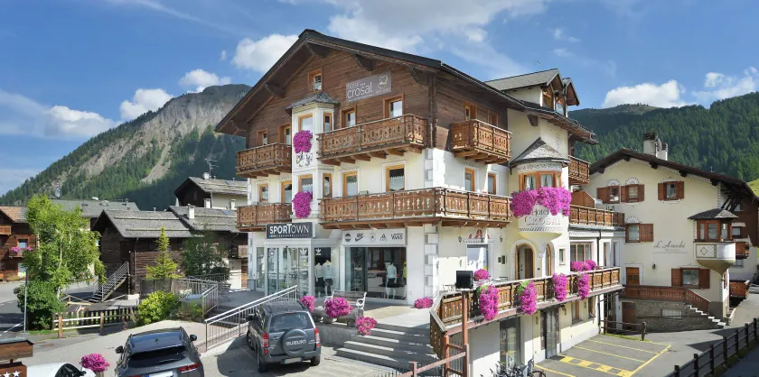 Hotel Crosal - Image 1