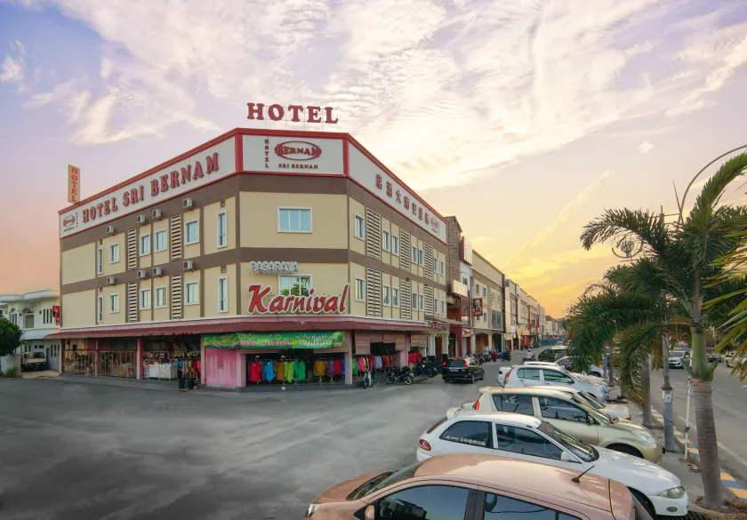 Hotel Sri Bernam - Image 1