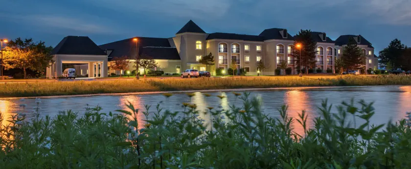DoubleTree by Hilton Hotel Chicago Wood Dale - Elk Grove - Image 1