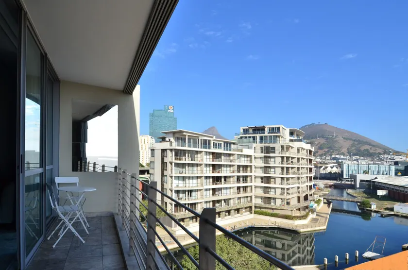 410 Harbour Bridge - Image 1