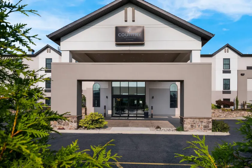 Country Inn & Suites by Radisson, Grandville-Grand Rapids West, MI - Image 1