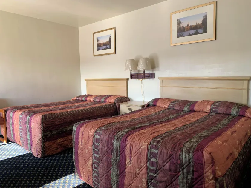 Surrey Motel - Image 1